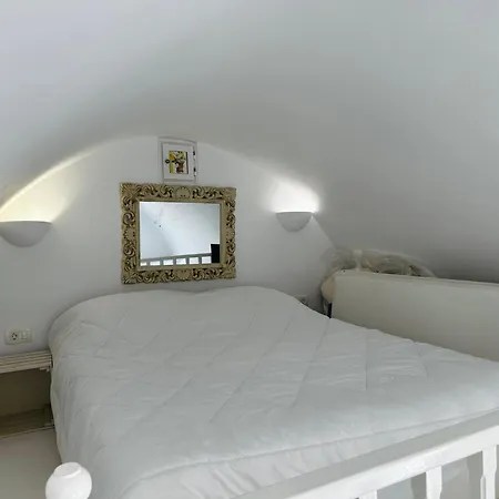 Lägenhet Akrotiri Castle View *