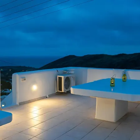 Akrotiri Castle View Apartment *