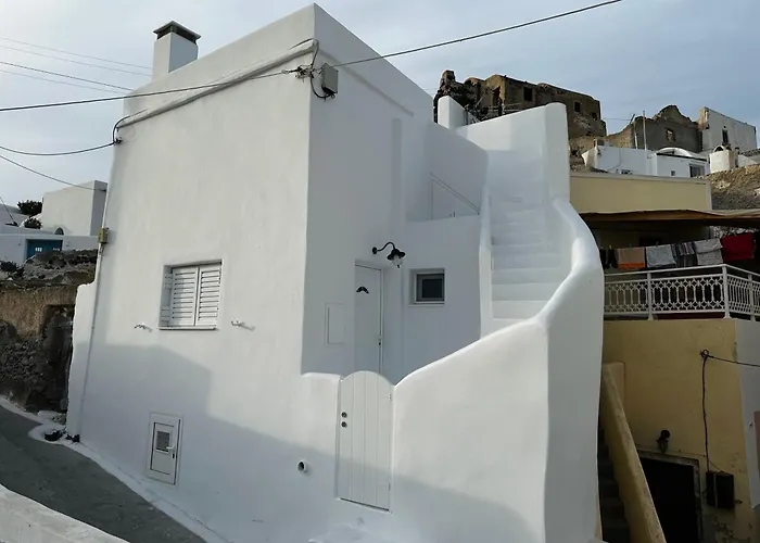 Akrotiri Castle View * Akrotírion